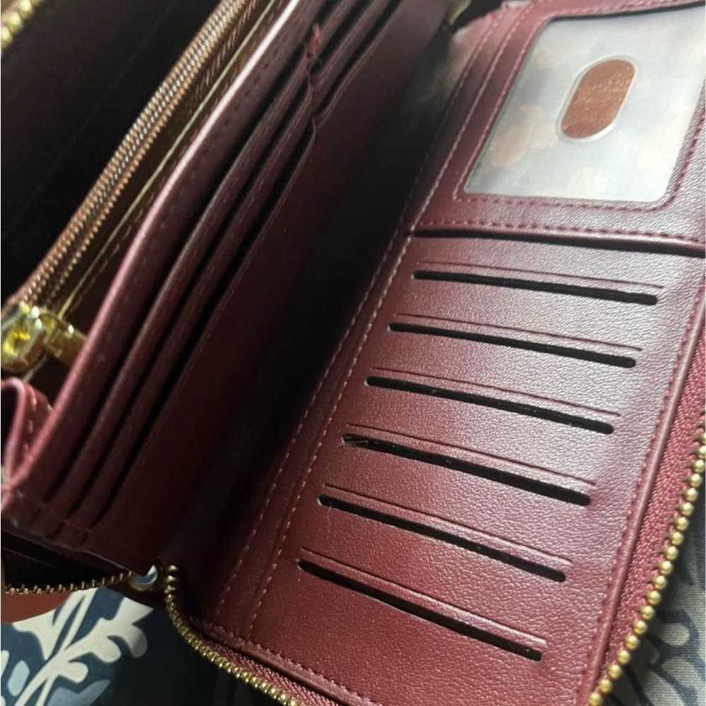 Woman’s purse